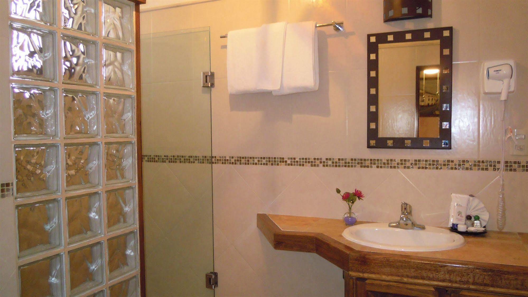 La Casa Del Laurel Hotel Taxco de Alarcon Bagian luar foto